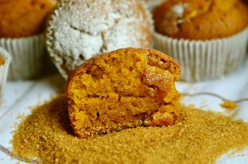 Pumpkin Custard Streusel Muffins