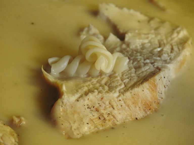 Amaretto Chicken With Creamed Noodles