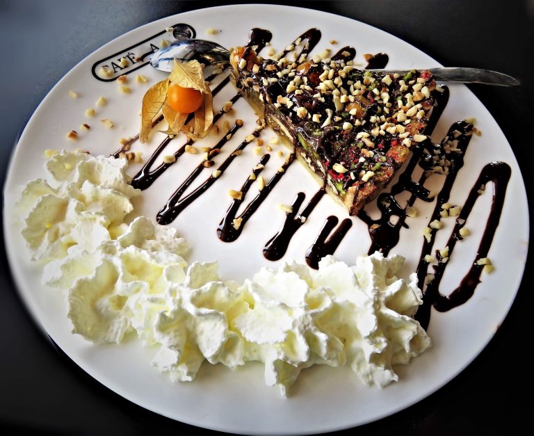 Zimt Nusskuchen (Cinnamon Nut Cake)