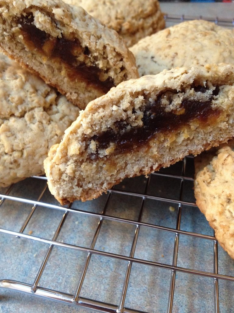 Oatmeal and Date Bars