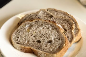 Old Fashioned Walnut Bread