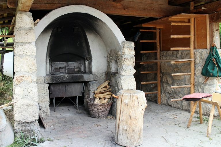 Barbecue or Oven Baked Pizza Bread