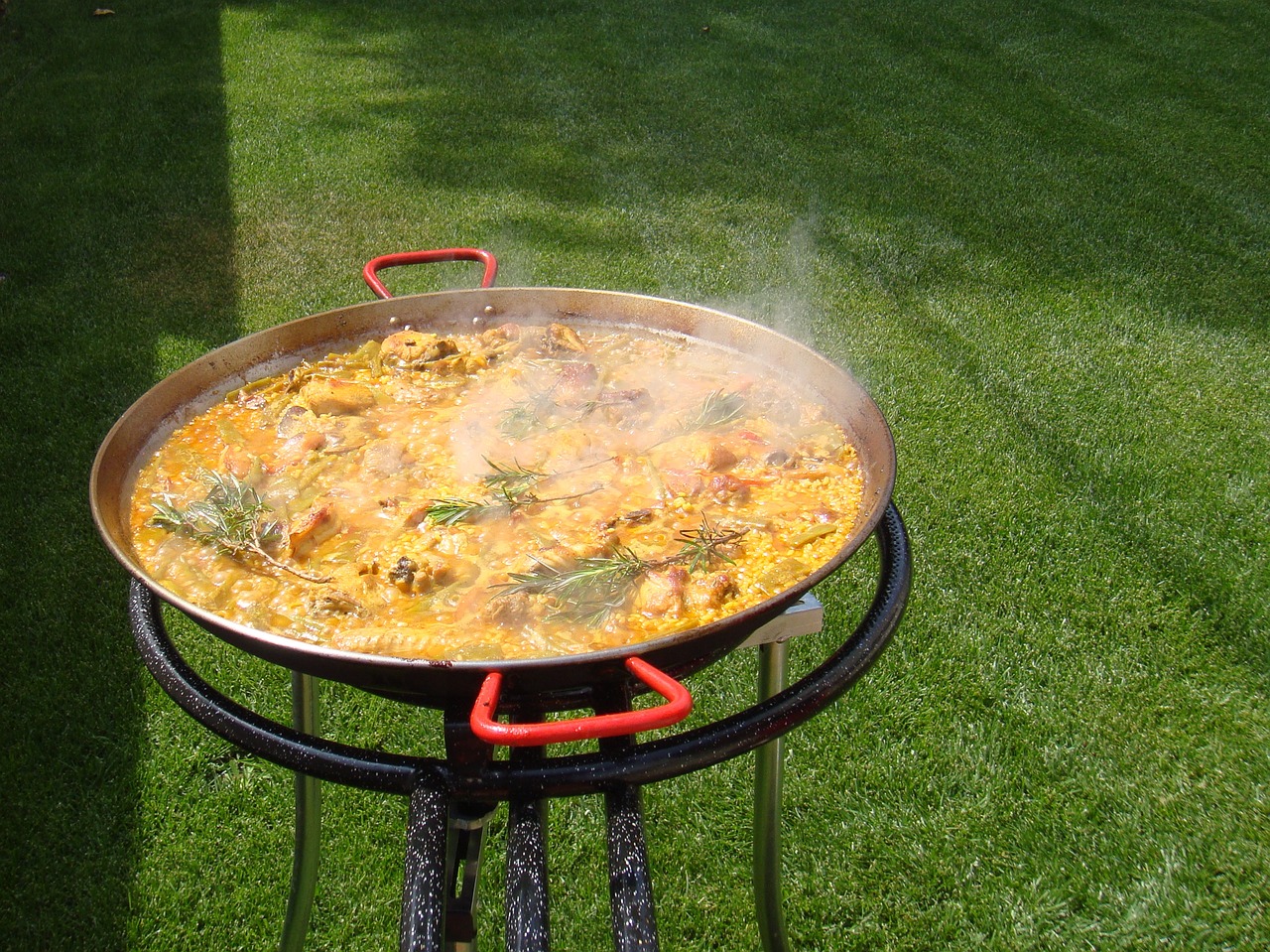 Simple Chicken and Sausage Paella