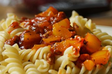 Pasta With Mushroom Tomato Sauce