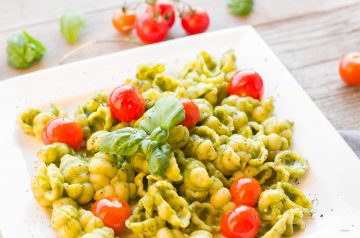 Pasta with Pesto and Poached Chicken
