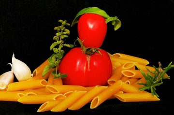 Pasta With Salsa Cruda di Pomodoro