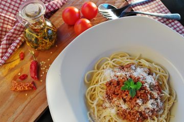 Pasta with Spicy Garlic Cream Sauce