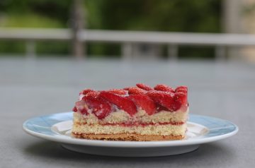 Pastiera With Strawberry Sauce -  Easter Ricotta Cake