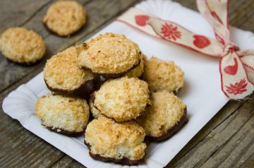 Pecan Cookies With Caramel Glaze