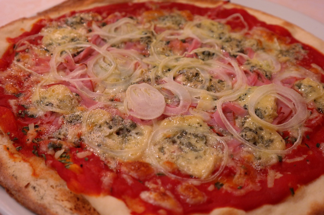 Gorgonzola and Toasted Walnut Spread