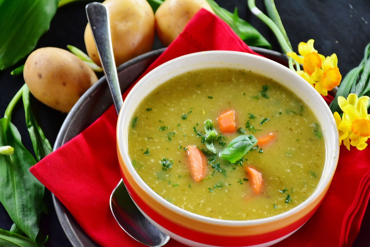 Garlic and Potato Soup ( Vegan )