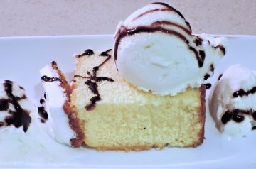 Vanilla Pound Cake*