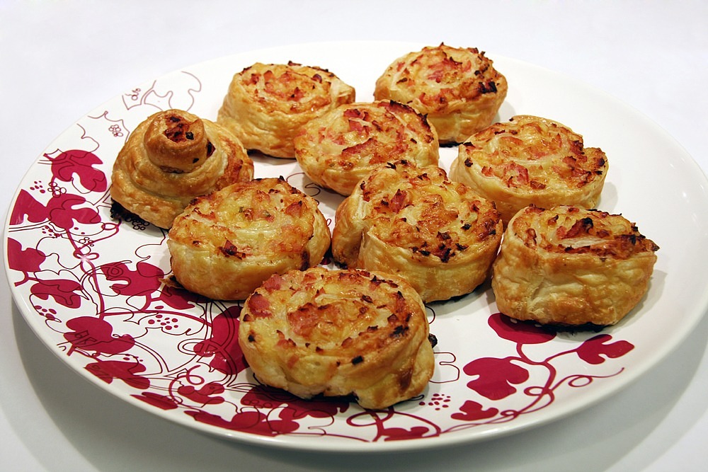 Puff Pastry Chicken Bundles