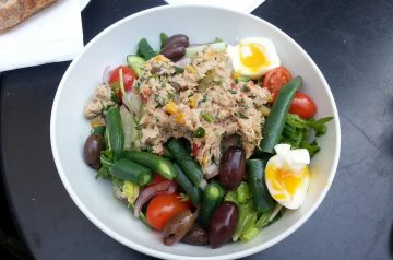 Quick and Simple Tuna and Garbanzo Salad