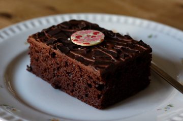 Rich Chocolate Brownie Cake