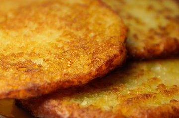 Ricotta Potato Latkes With Applesauce