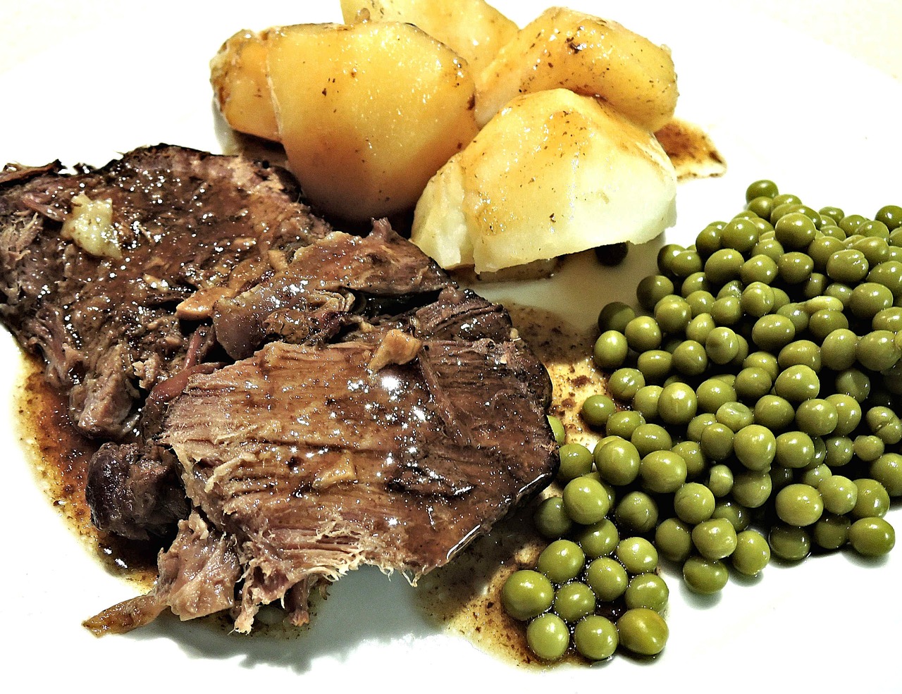 Curried Beef With Potatoes and Peas