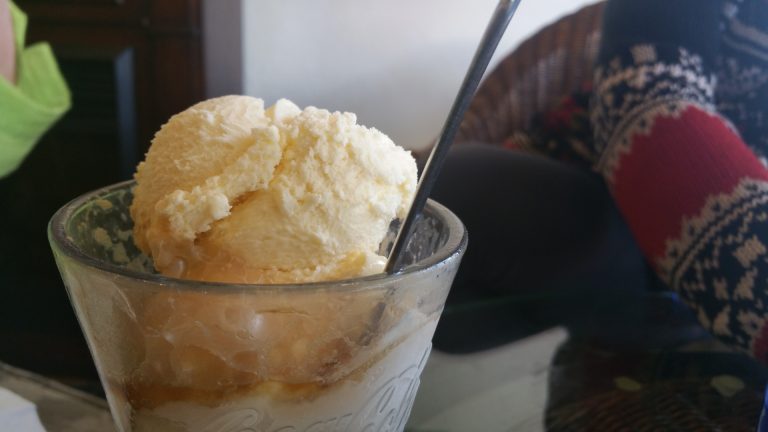 Root Beer Float Cake