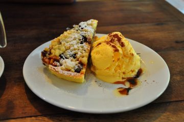 Rustic Apple and Dried Cranberry Pie