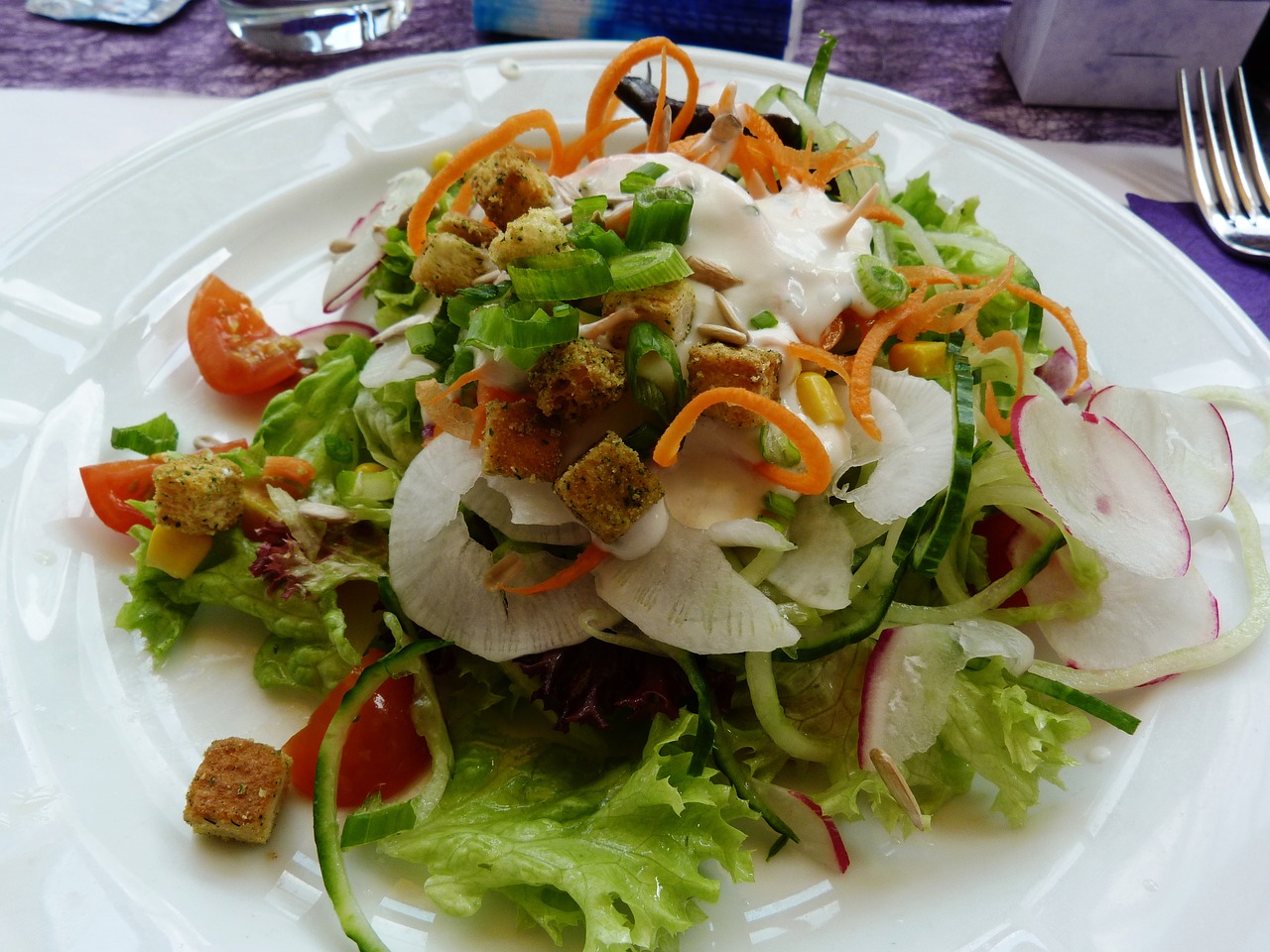 Salad With Garlicky Flatbreads