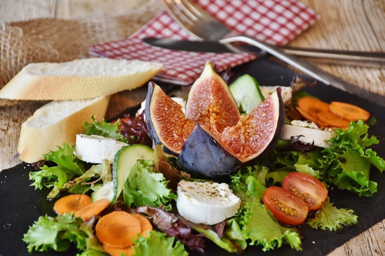 Figs With Herbed Goat Cheese
