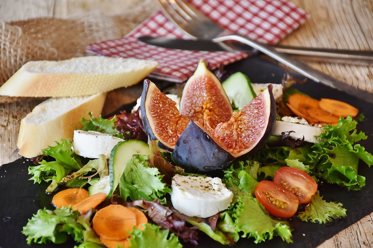 Figs With Herbed Goat Cheese