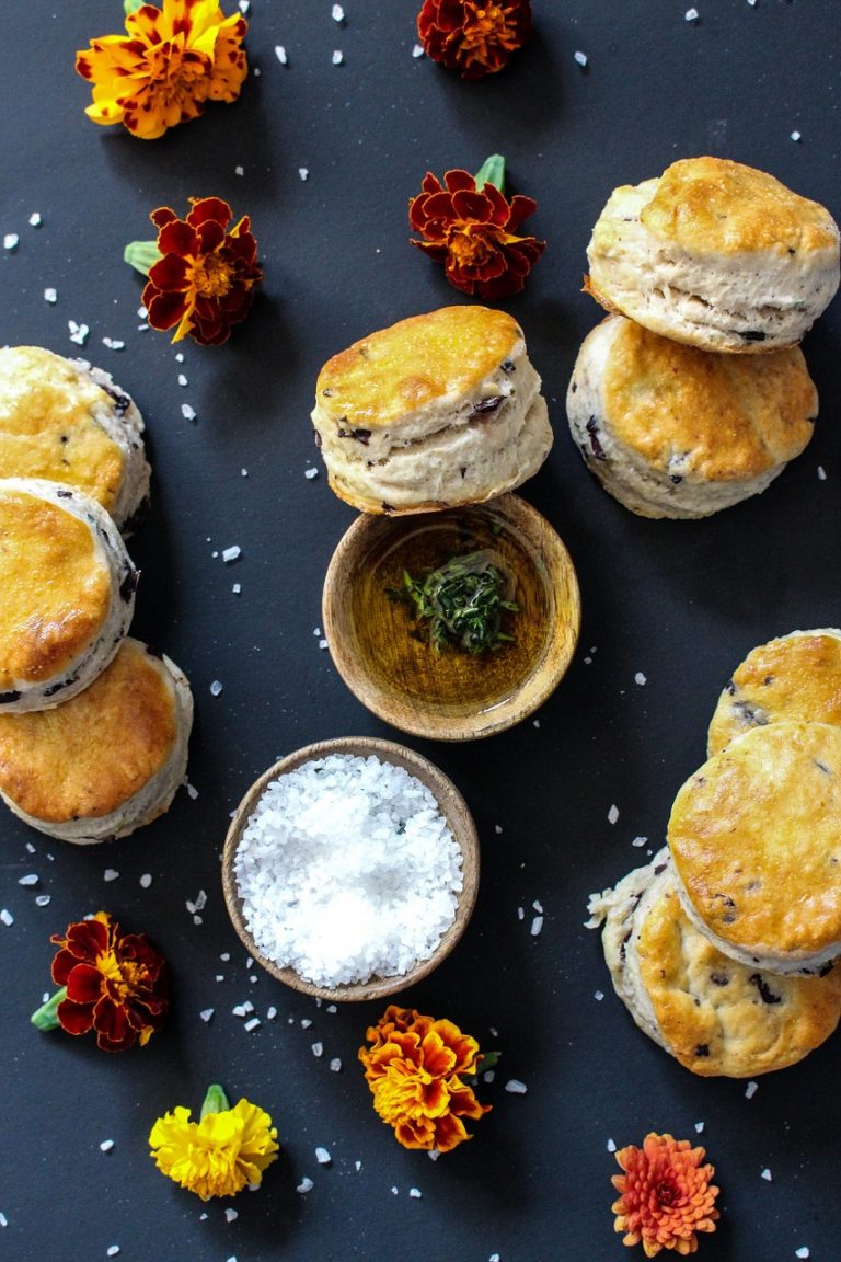 Savoury Golden Baked Onions