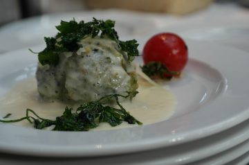Scallops and Spinach With Parmesan Sauce
