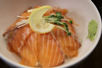Seared Salmon Salad