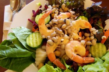 Fresh Pea Salad With Shrimp and Almond Slices