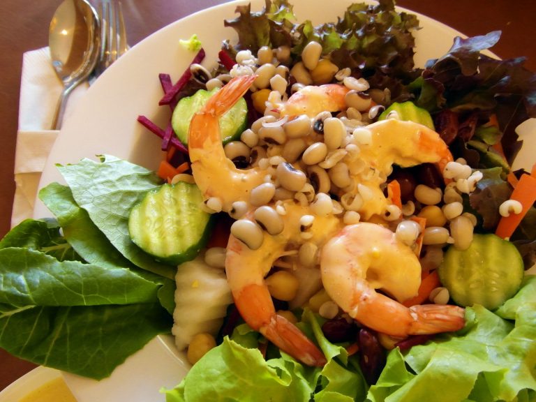 Fresh Pea Salad With Shrimp and Almond Slices