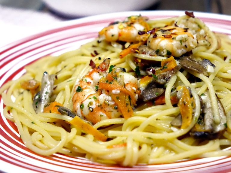 Aglio Olio (Garlic and Oil Pasta)
