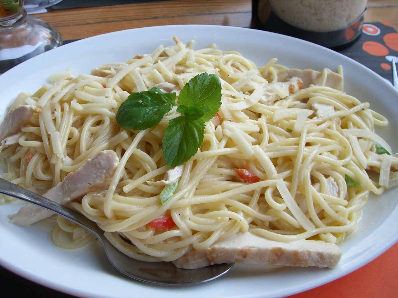 Spaghetti With Creamy Spinach and Tarragon