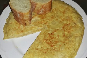 Spanish Potato Omelet (Tortilla a la Espanola)