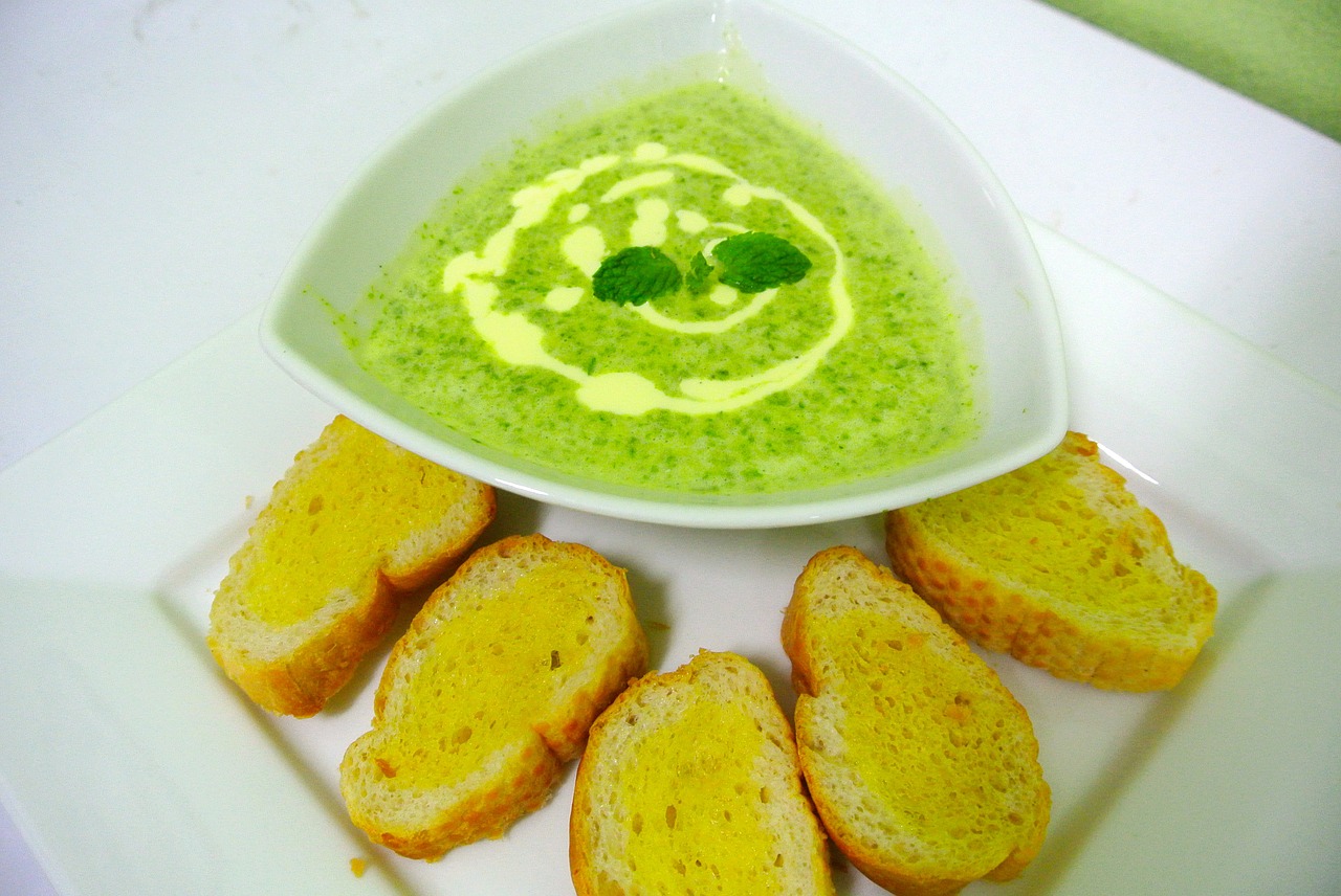 Spinach Basil Soup with Lemon