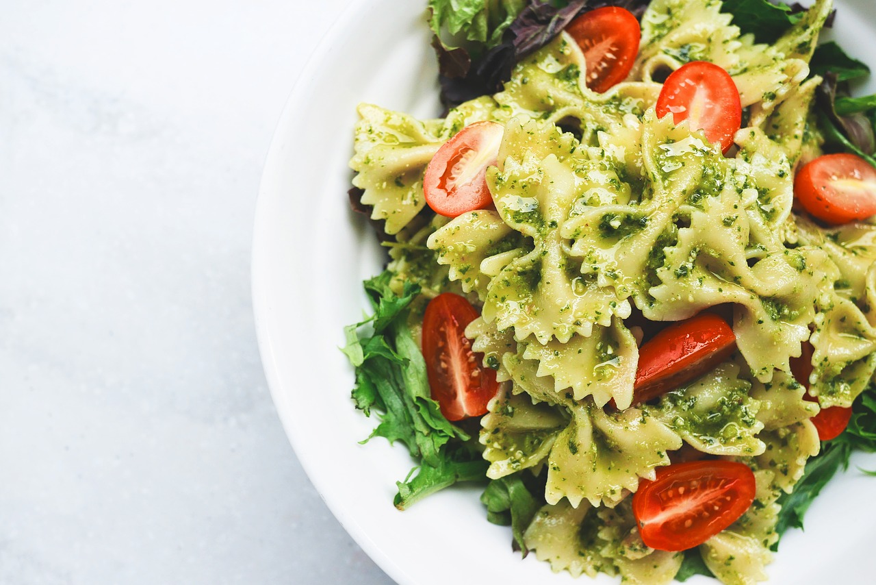 Super Easy Pesto Pasta Salad