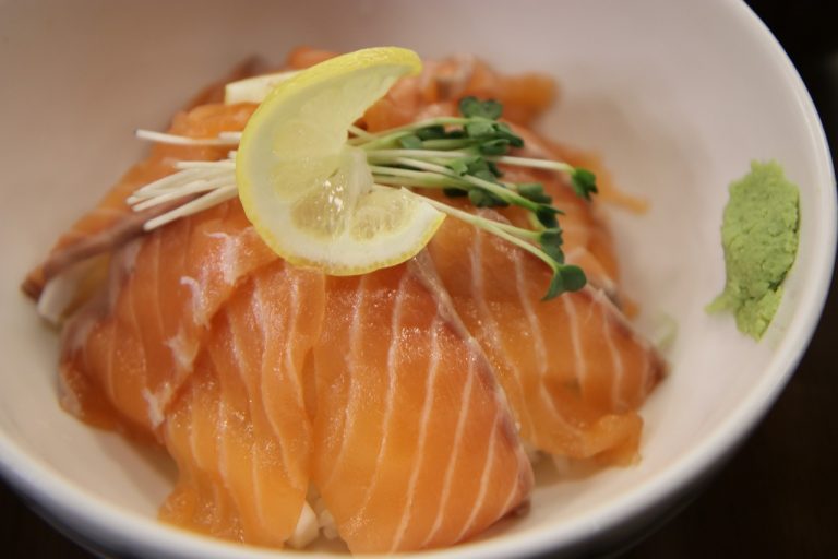 Sweet-Spicy Glazed Norwegian Salmon