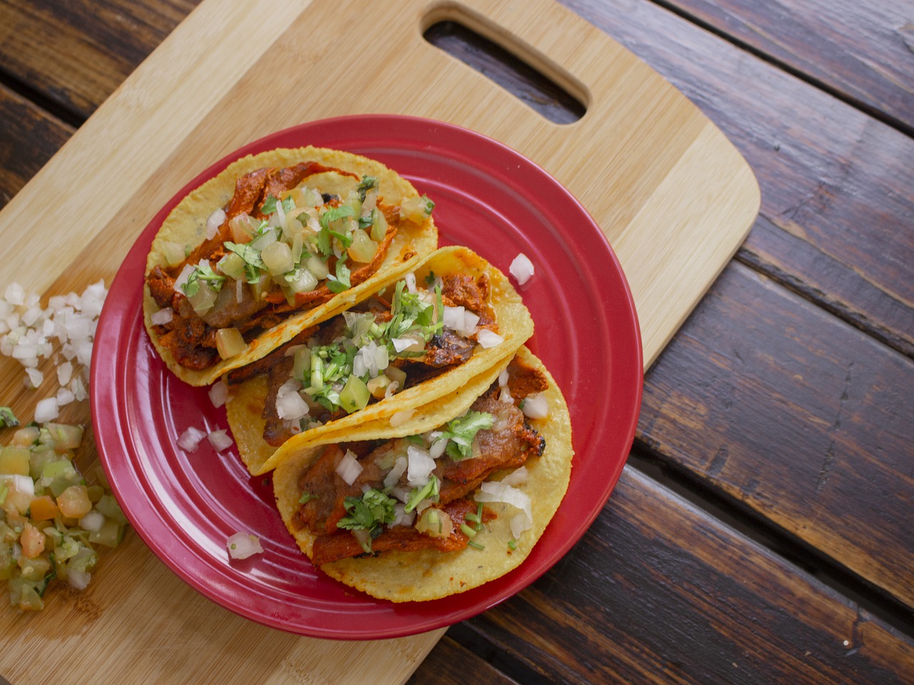 Chicken Soft Tacos With Sauteed Onions and Apples