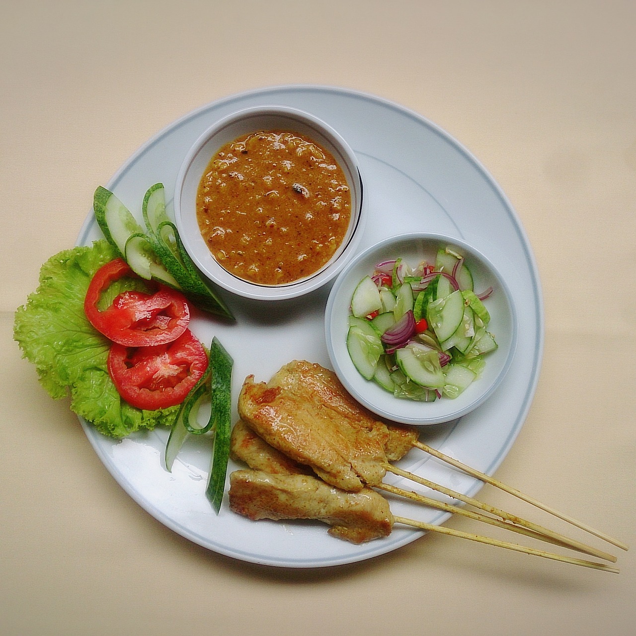 Chinese Chicken Bites With Dipping Sauce