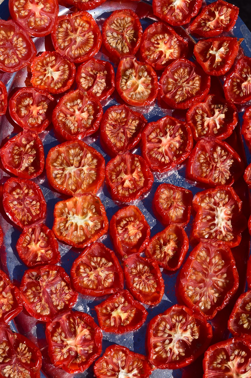 Sliced Tomatoes With Lemon Caper Sauce