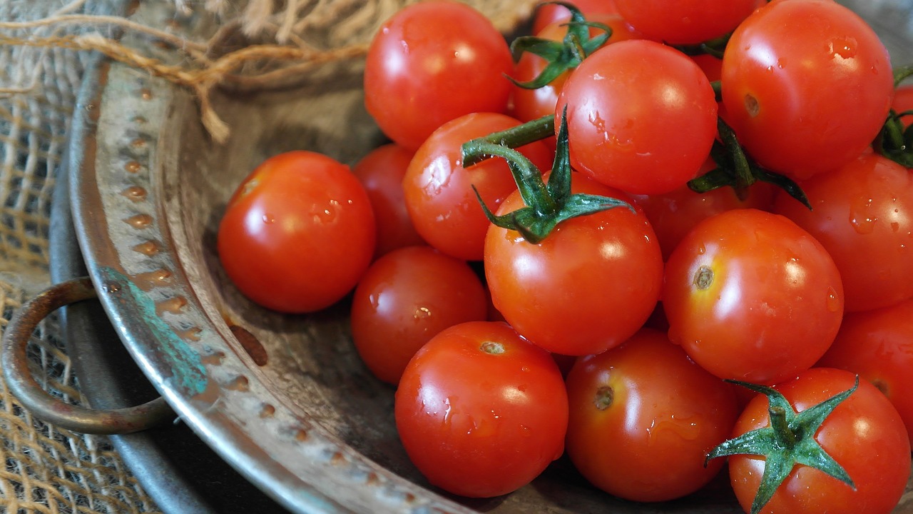 Pea and Tomato Salad