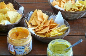 Tortilla Chip Chicken With Avocado Dip