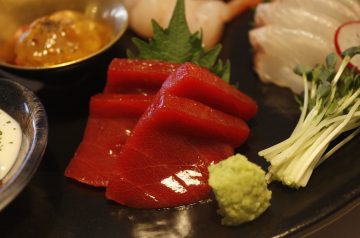 Tuna salad sushi