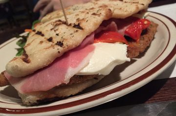 Turkey Burgers With Mozzarella and Roasted Peppers