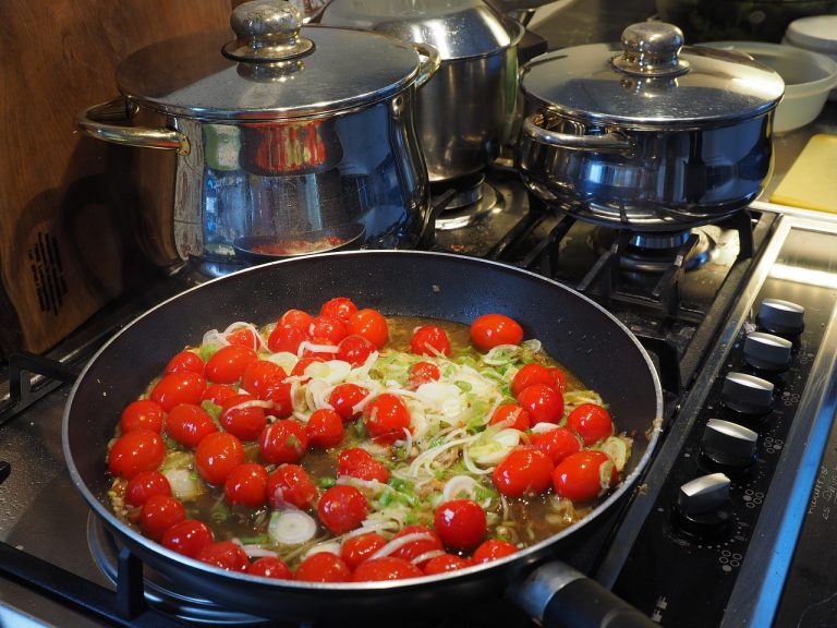 Stove Top Macaroni and Tomatoes