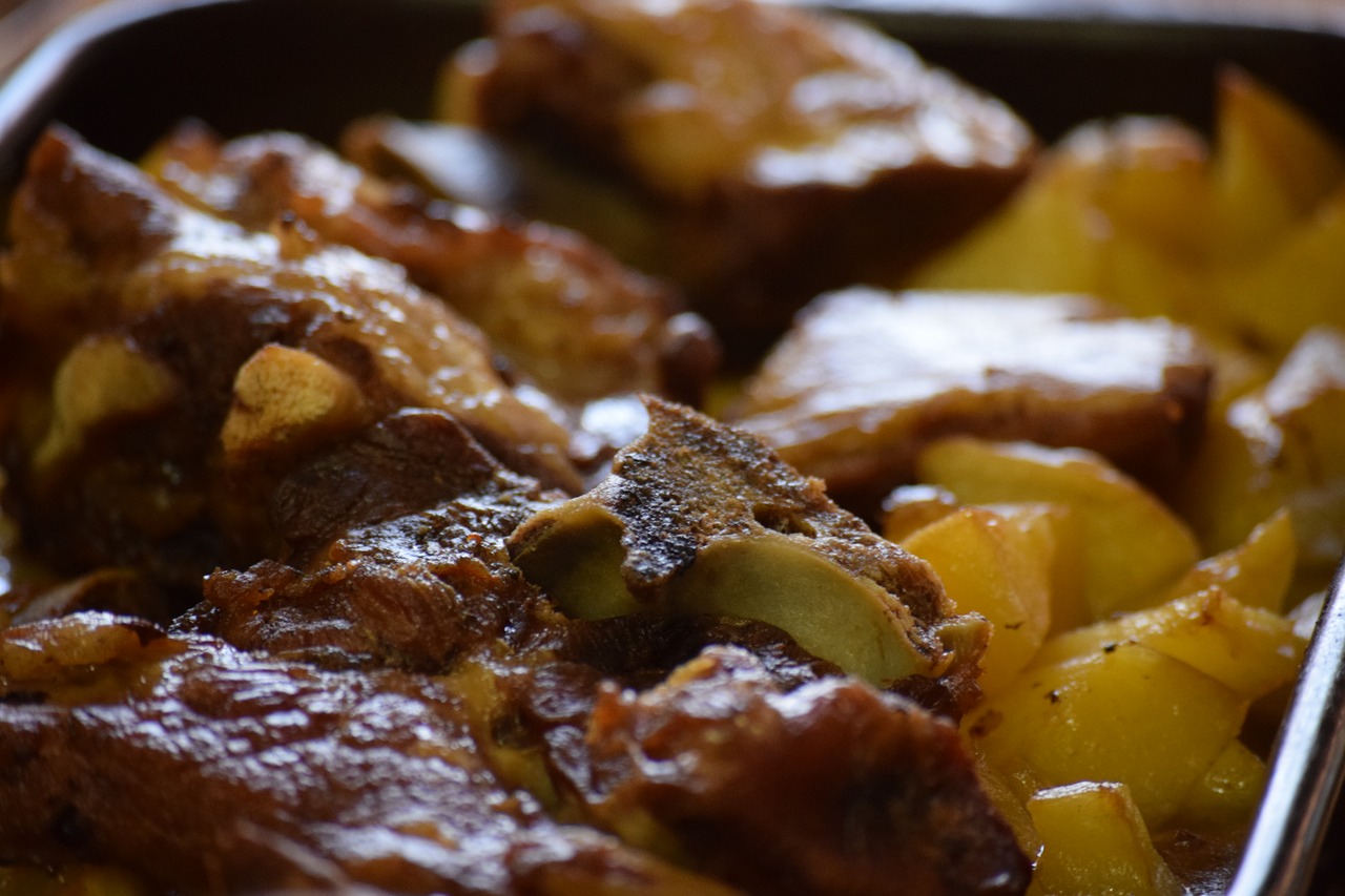 Warm Garlic Potatoes with your favourite Grilled Meat