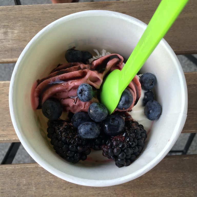 Banana Berry Frozen Yogurt