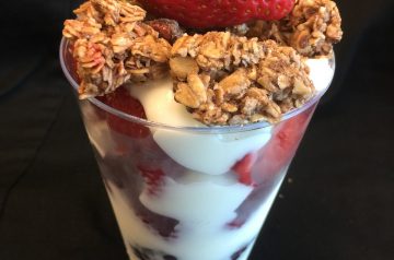 Fresh Fruit Yogurt Parfait