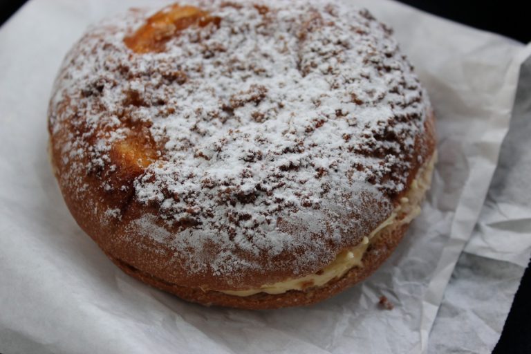 Bienenstich IIi (German Bee Sting Cake)