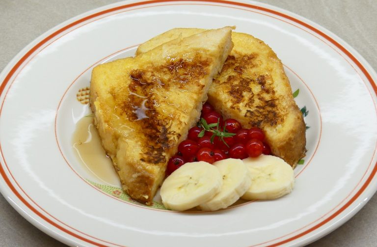 Brie and Red Currant Toast